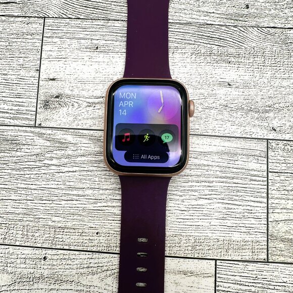 Apple Watch Series 6 (GPS, 44mm) Gold Aluminum Case w/Purple Band, incl. charger - Picture 11 of 16